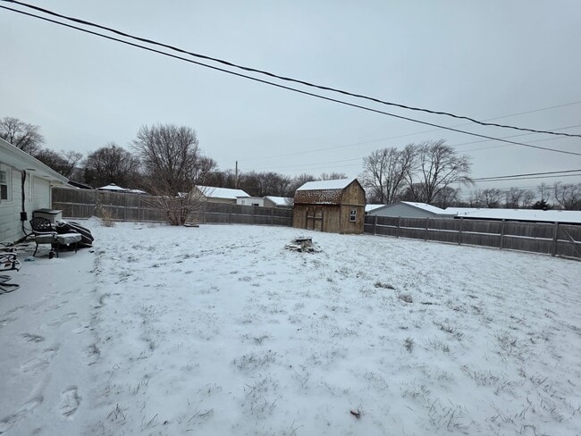 Building Photo - 19136 W Jacquie Ave