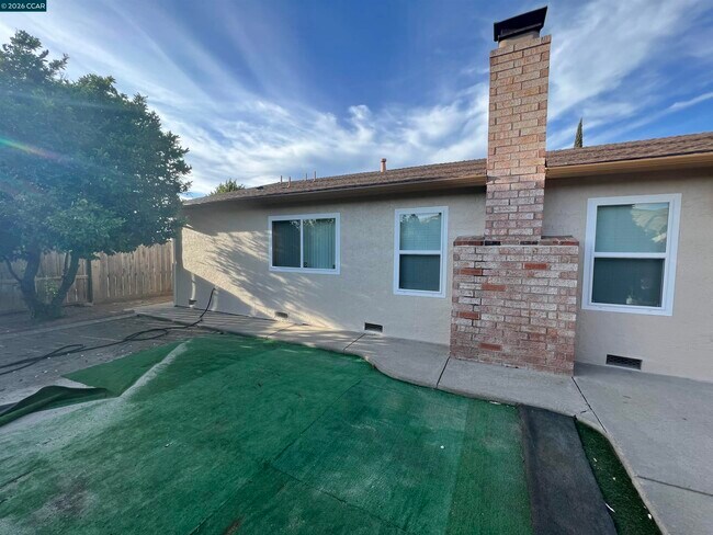 Building Photo - 1091 Alamo Ct