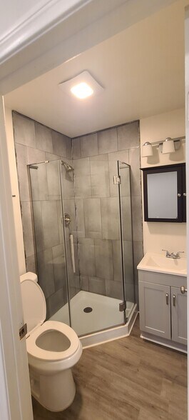 Bathroom - 909 Begonia St