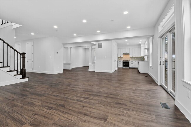 Building Photo - Spacious New Build in Quiet Silver Spring - Available Now