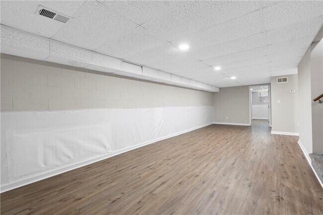 Building Photo - 33 Smyrna Powder Springs Rd SE