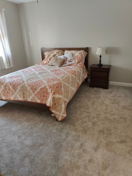 Bedroom Queen Size Bed - 315 McBrien Rd