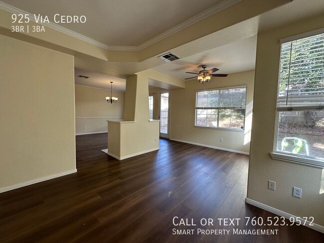 Building Photo - Beautiful Chula Vista 3bed+1 Loft, 2.5 bat...