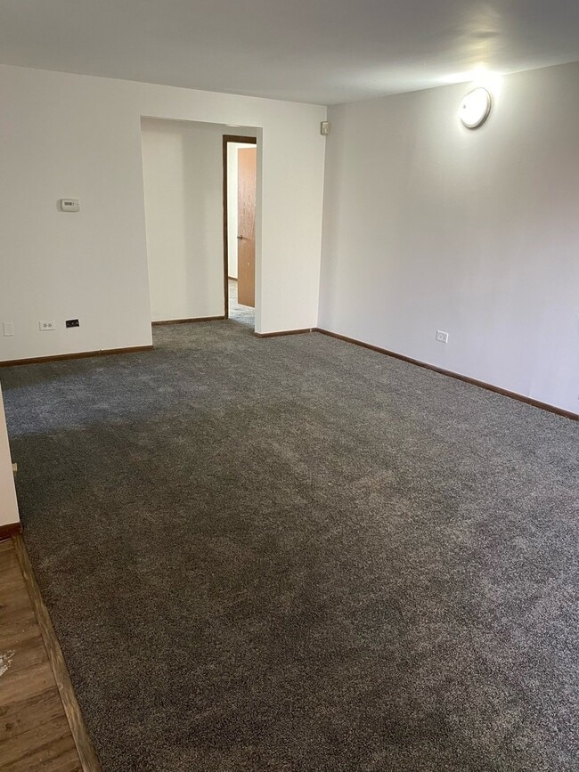 Building Photo - 1259 Cunningham Dr