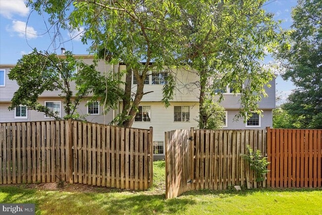 Building Photo - 5913 Spruce Run Ct