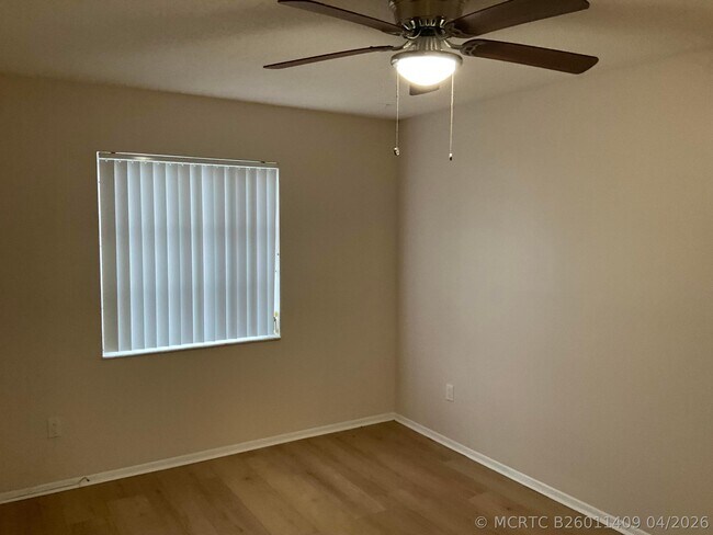 Building Photo - 4008 Inverrary Dr