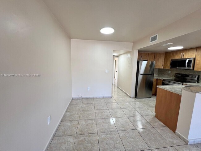 Building Photo - 675 NW 85th Ct