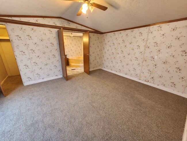 Building Photo - 1136 McPherson Valley Rd
