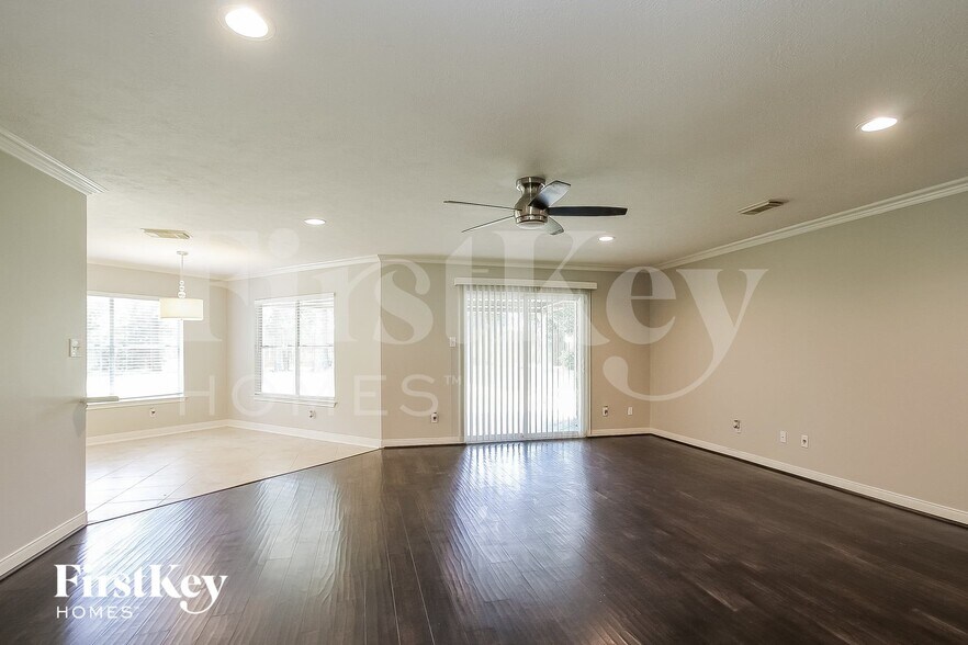 Building Photo - 6007 Weisinger Dr