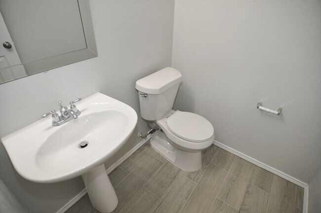 Building Photo - 9020 Brook Hill Ln