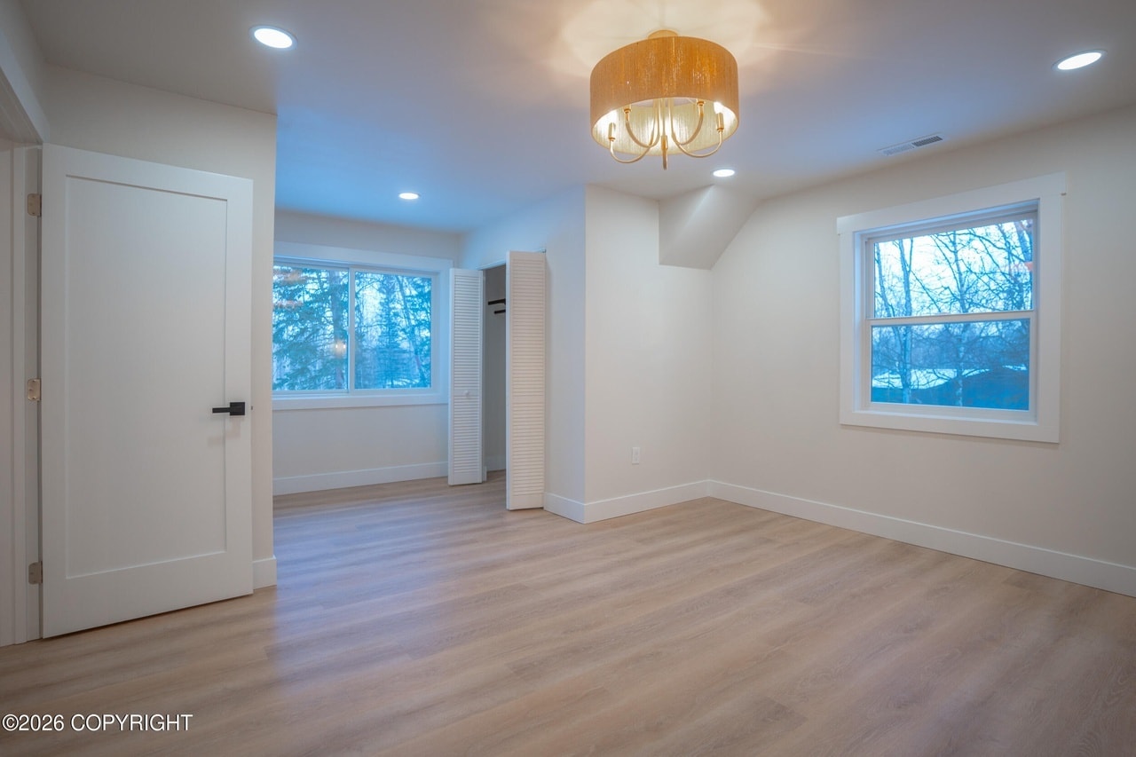 Building Photo - 735 W Winter Ave