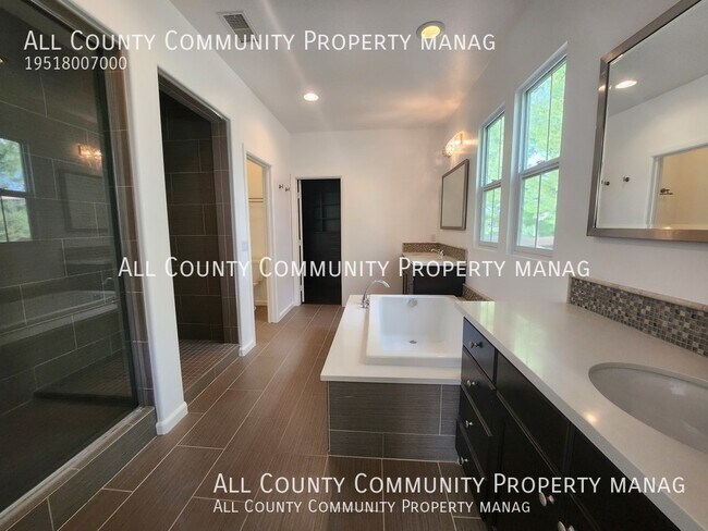 Building Photo - 43 Los Indios