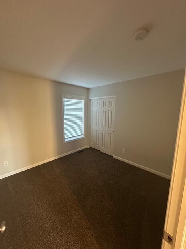 Building Photo - 4 Kings Way