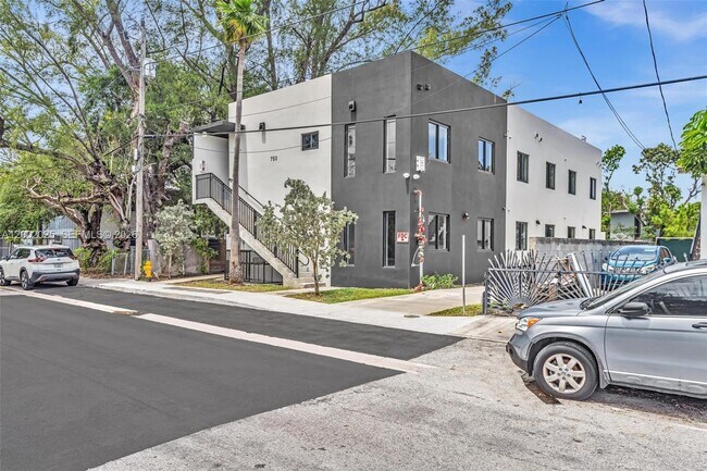 Building Photo - 753 NW 30th St