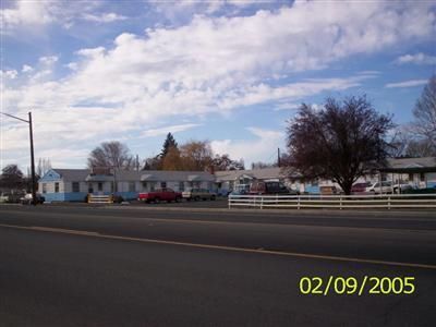 Primary Photo - Lakeview Apartments