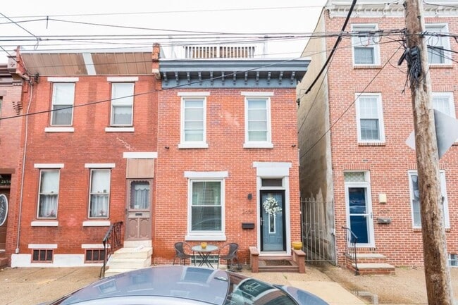 Building Photo - 2658 Edgemont St