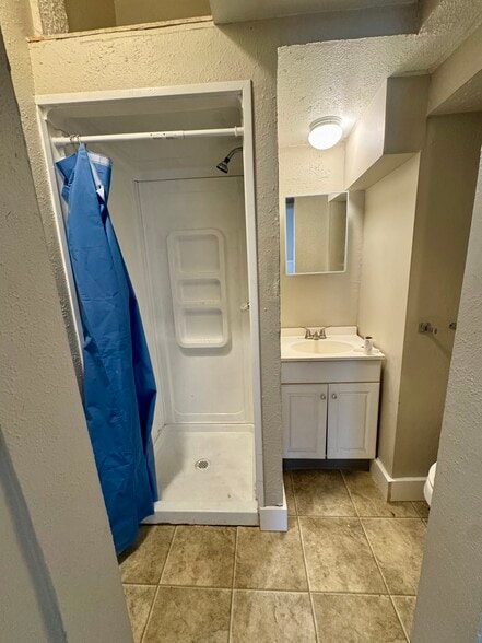 Building Photo - 737 17th St