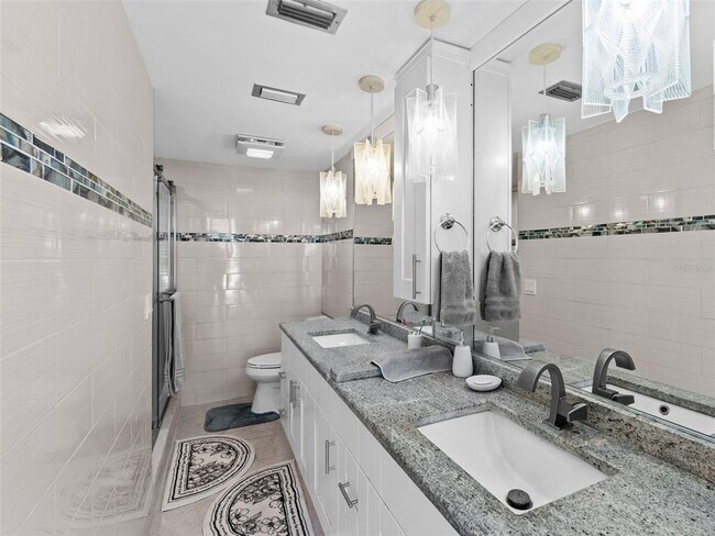 Building Photo - 7100 Sunshine Skyway Ln S