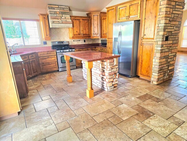 Primary Photo - 4 Bed 2.5 Bath: 42nd St & Shea