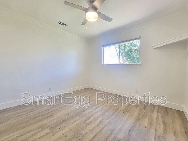 Building Photo - 4802 Gray Fox Dr