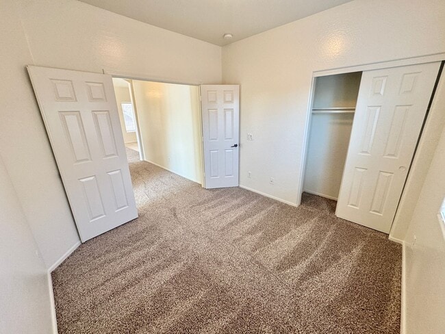 Building Photo - 314 S 117th Dr