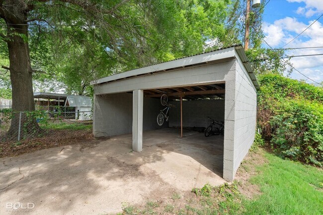 Building Photo - 440 Atkins Ave