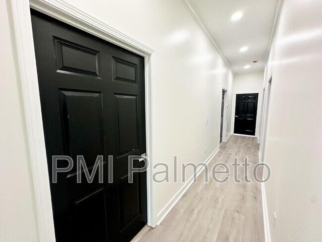 Building Photo - 1121 Zeigler St