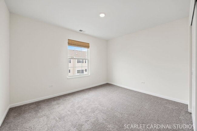Building Photo - 169 Lakeshore Dr