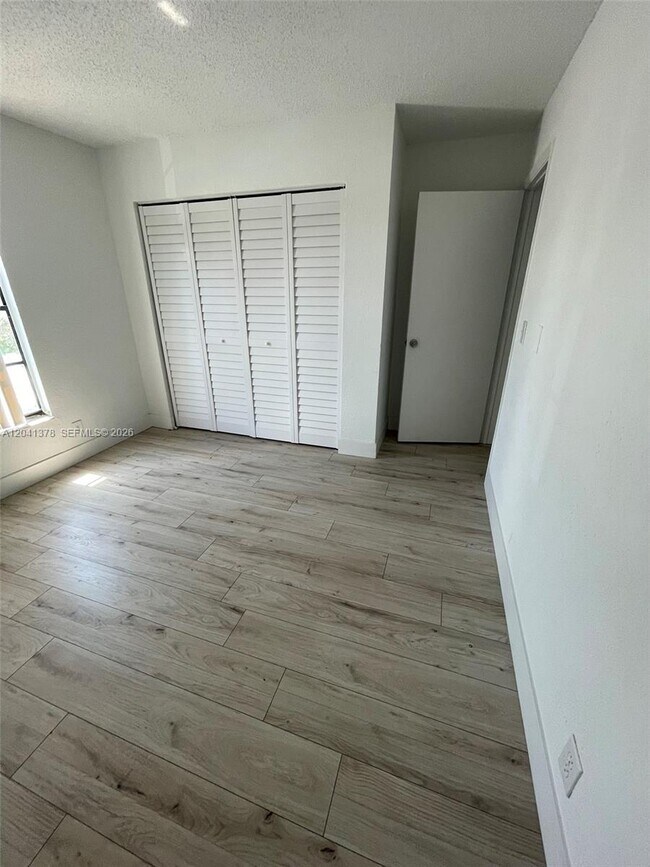 Building Photo - 2580 Coral Springs Dr