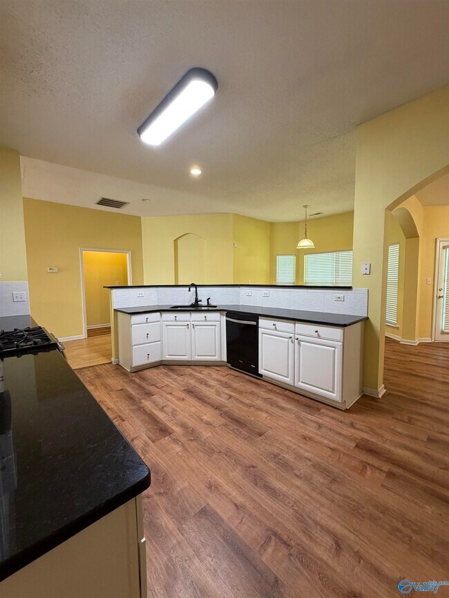 Building Photo - 216 Horseshoe Bend S