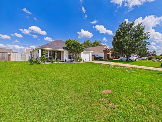 Building Photo - 117 Millbrook Dr