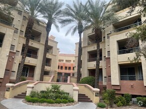 Building Photo - Fully furnished (Short Term Available) / G...