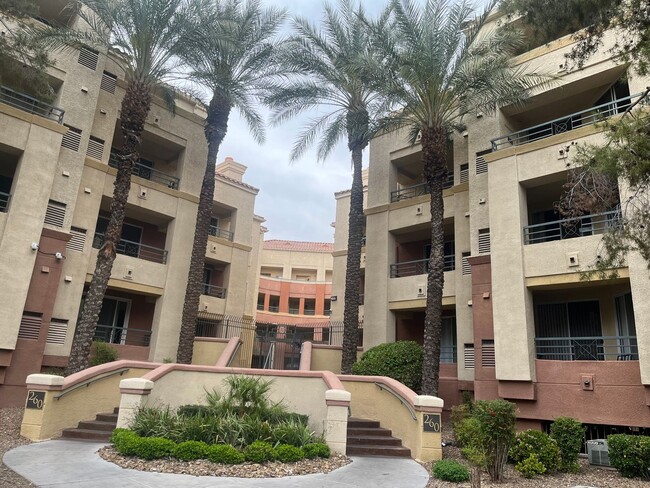 Primary Photo - Fully furnished (Short Term Available) / G...