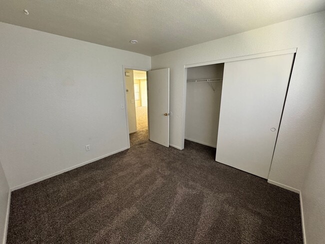 Building Photo - 9587 Autumn Leaf Way