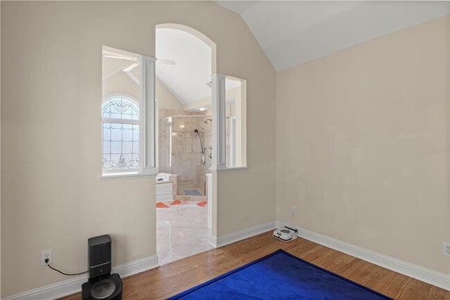 Building Photo - 5685 Lake Manor Trce