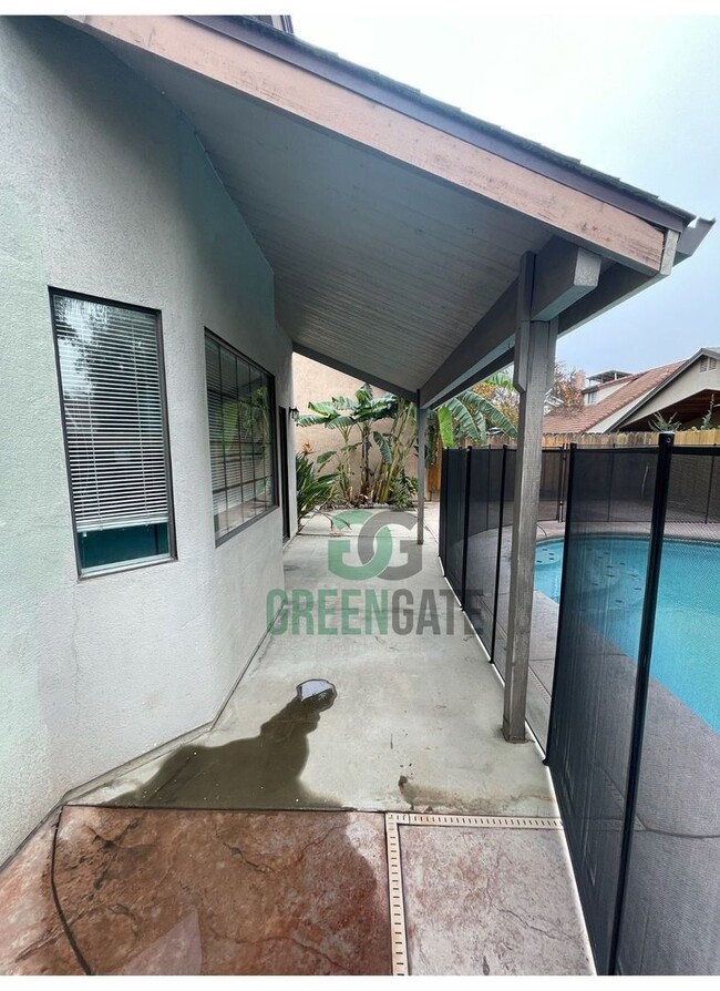 Building Photo - Beautiful 3 bedroom 2.5 Bath home READY NOW in MODESTO!! With POOL!!