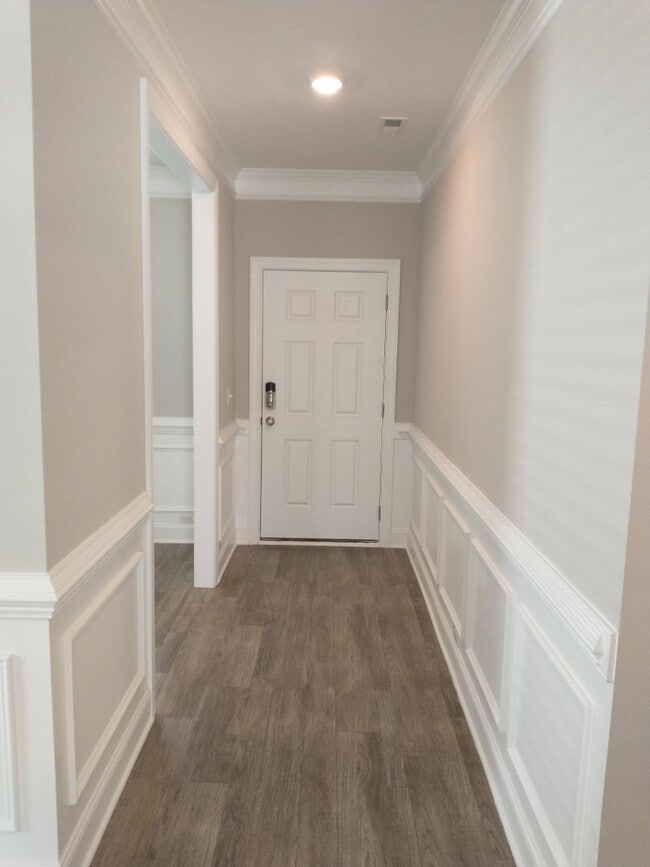 Building Photo - Coming Soon - Gorgeous Home with 4 bedroom, 2.5 bath and large loft area!