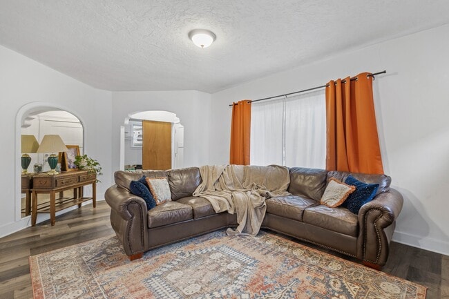 Building Photo - 722 S 700 E