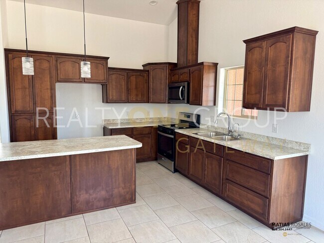 Building Photo - Three Bedroom Two Bath Home with All Tile ...