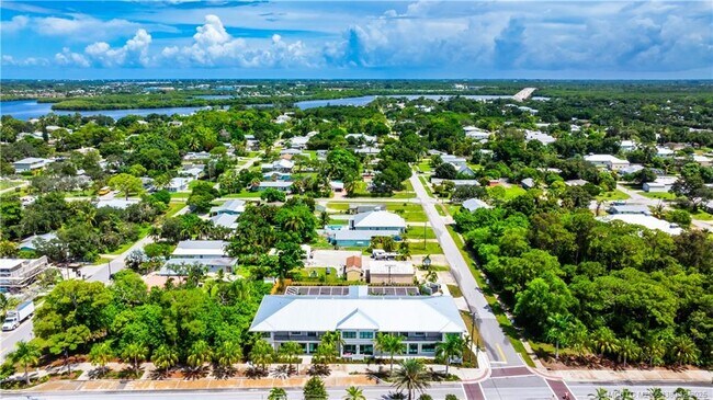 Building Photo - 3375 SW Mapp Rd