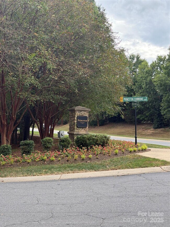 Building Photo - 16767 Commons Creek Dr