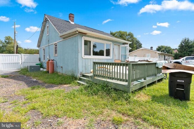 Building Photo - 7523 Webster Ln