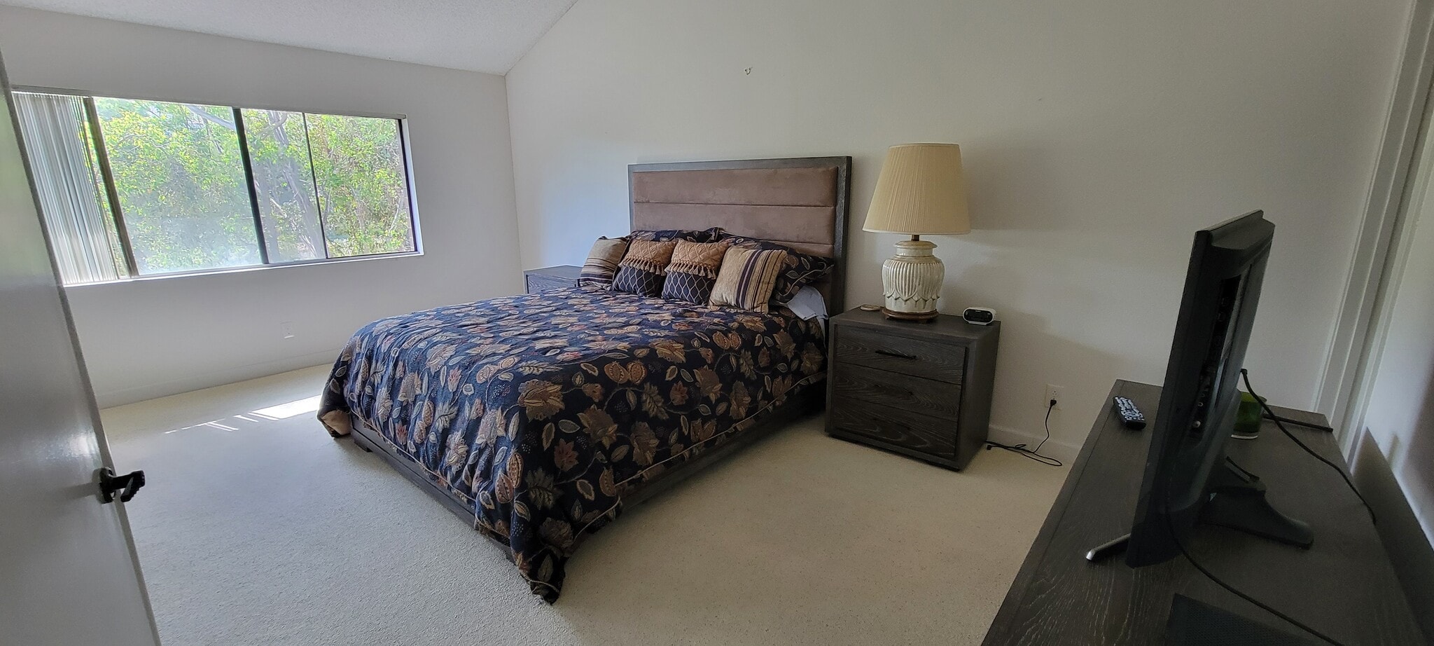 Building Photo - 8024 Caminito Gianna