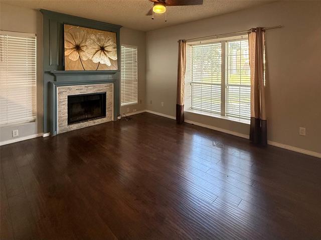 Building Photo - 1520 Beach Ln