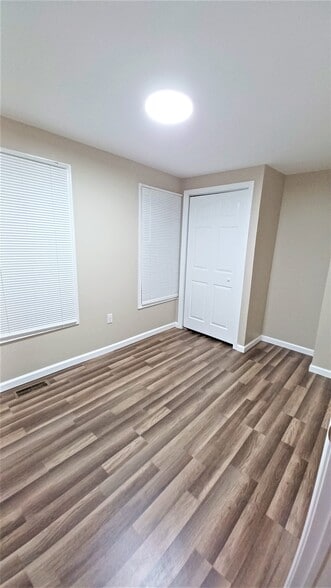 Middle Bedroom - 135 Hamilton Ave