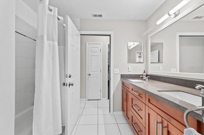 Building Photo - 22852 Fern Ct