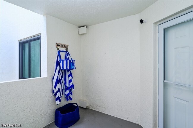 Building Photo - 592 Beachwalk Cir