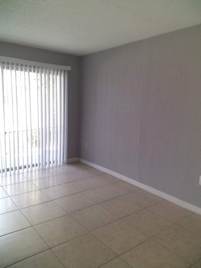 The Livingroom - 405 Executive Center Dr