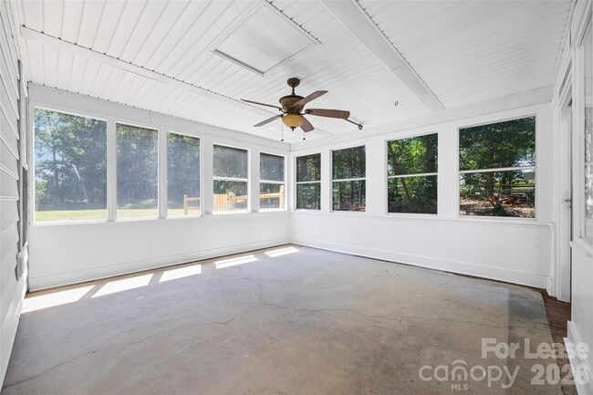Building Photo - 10332 Bolton Ct