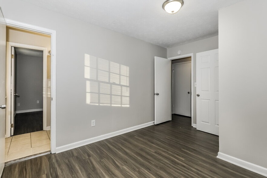 Building Photo - 5789 Northfield Dr